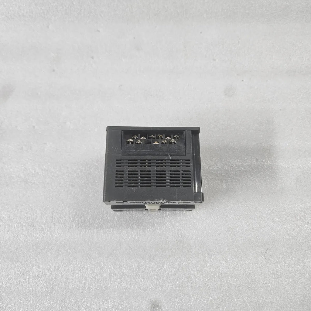 GE Fanuc VersaMax IC200UEX626-B Micro Analog Expansion Unit - FOR PARTS