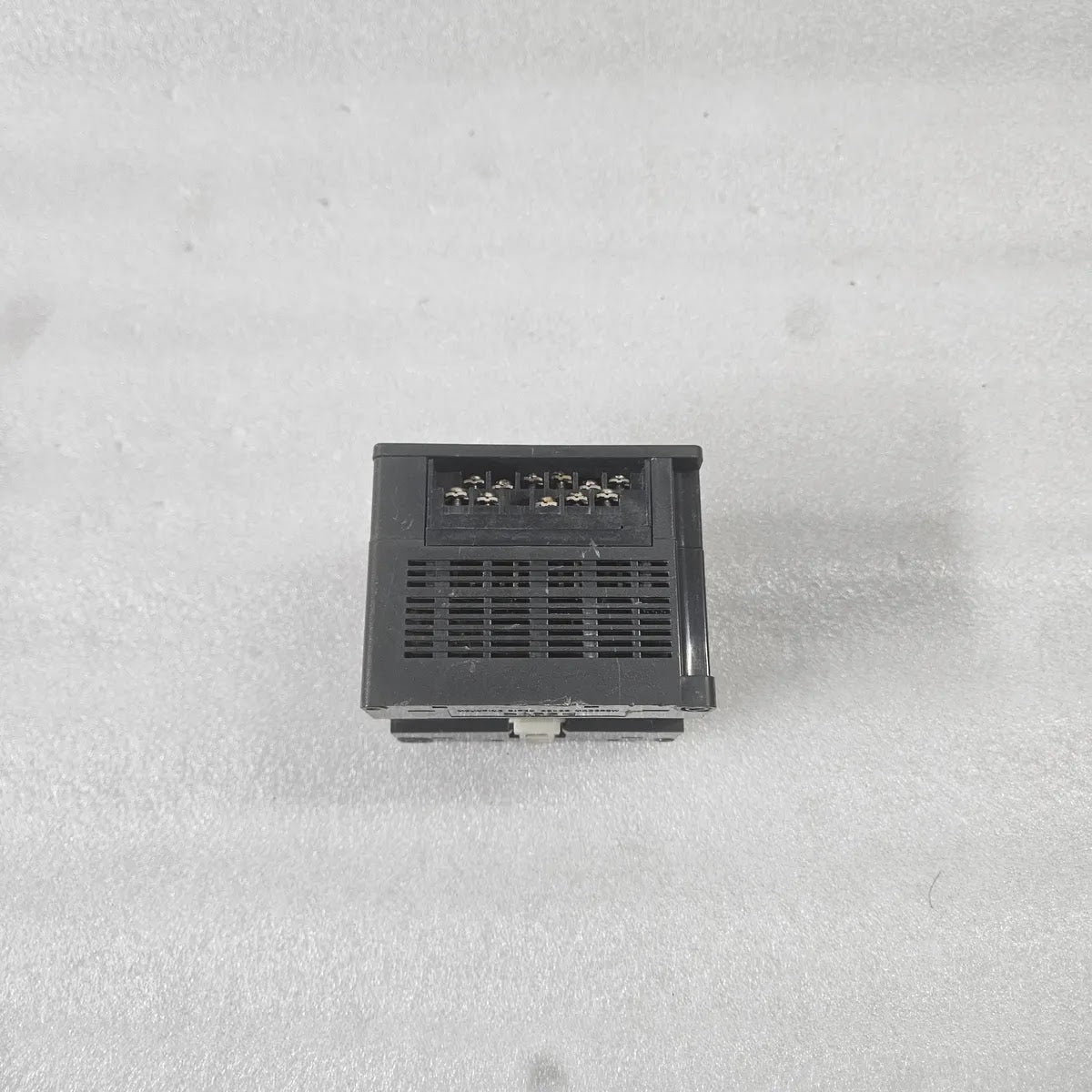 GE Fanuc VersaMax IC200UEX626-B Micro Analog Expansion Unit - FOR PARTS