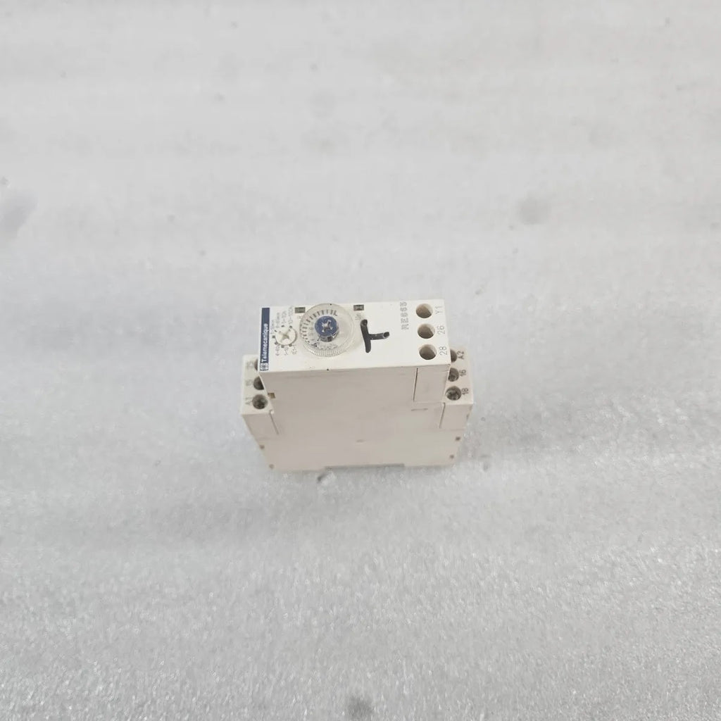 Telemecanique RE88865215 Timing Relay 24VDC 24-240VAC 8A