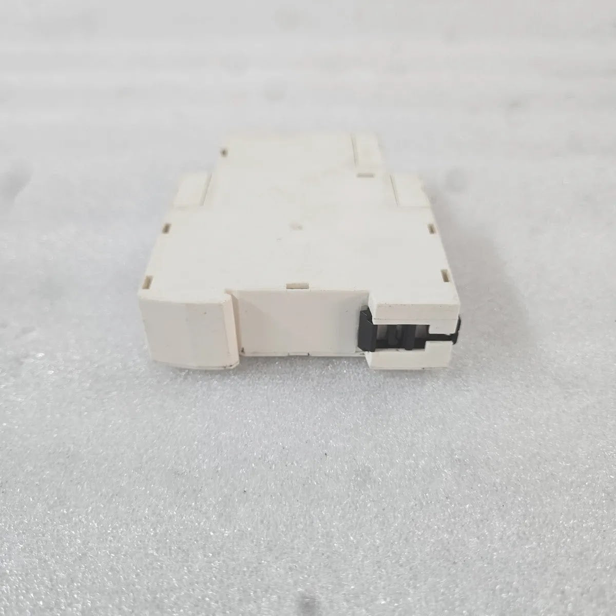 Telemecanique RE88865215 Timing Relay 24VDC 24-240VAC 8A