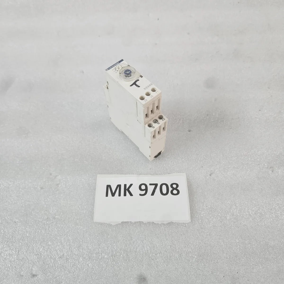 Telemecanique RE88865215 Timing Relay 24VDC 24-240VAC 8A