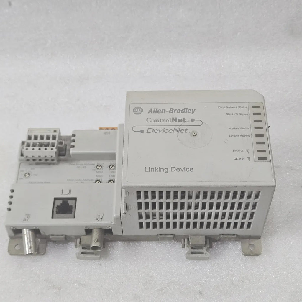 A Bradley ControlNet DeviceNet Linking Device +24V