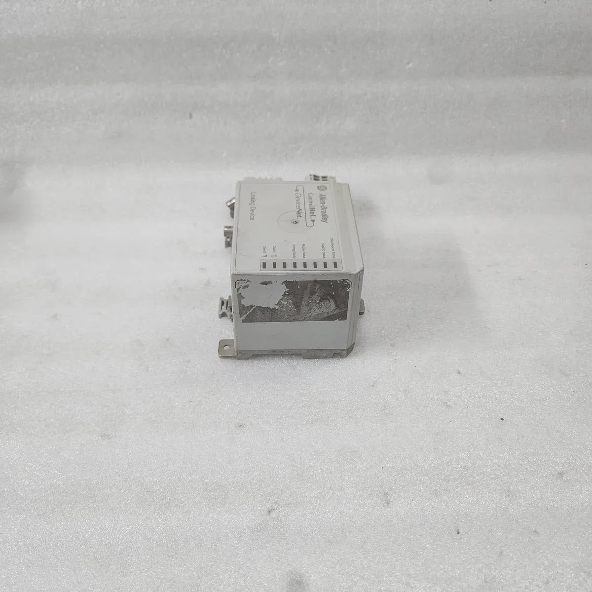 A Bradley ControlNet DeviceNet Linking Device +24V
