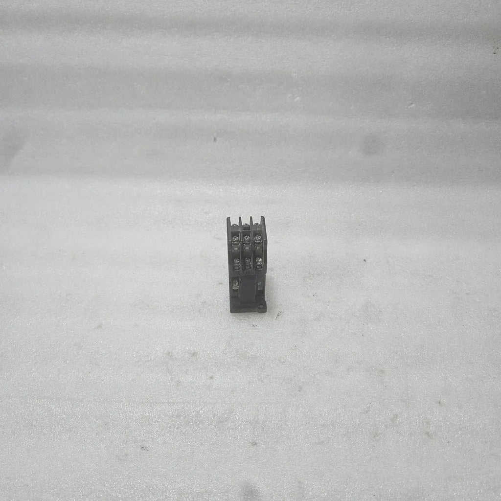 Fuji Electric SRC50-2F Aux Relay RC3631-02 200-220V
