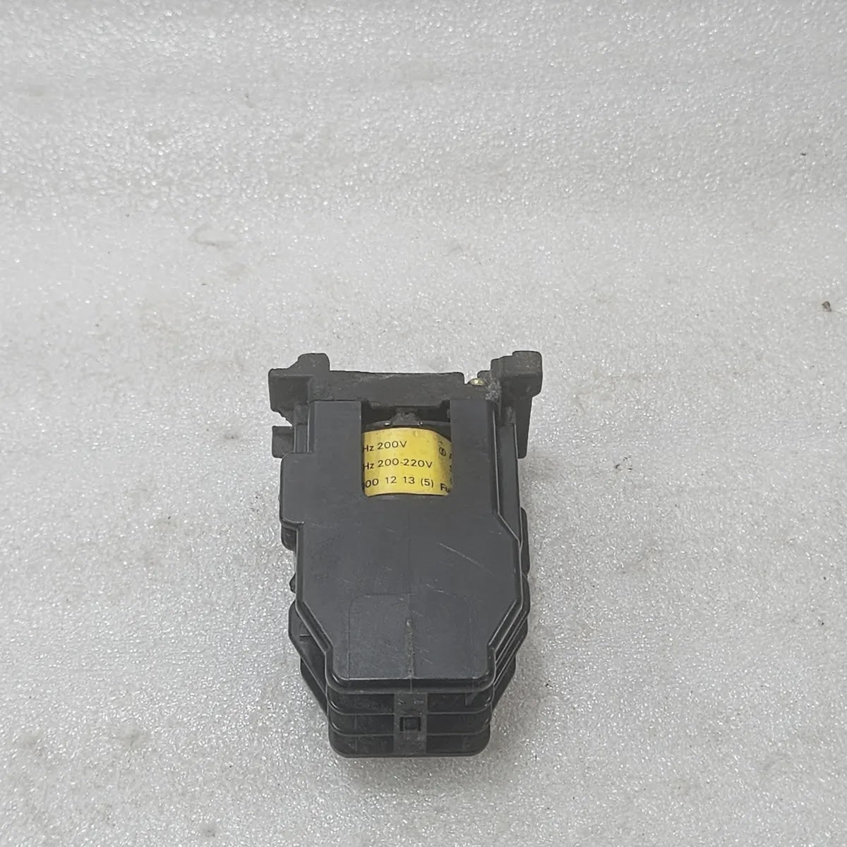 Fuji Electric SRC50-2F Aux Relay RC3631-02 200-220V