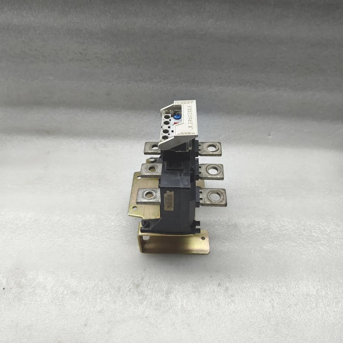A Bradley 592-A2ME Overload Relay 57-180A Class 20 NEMA B600