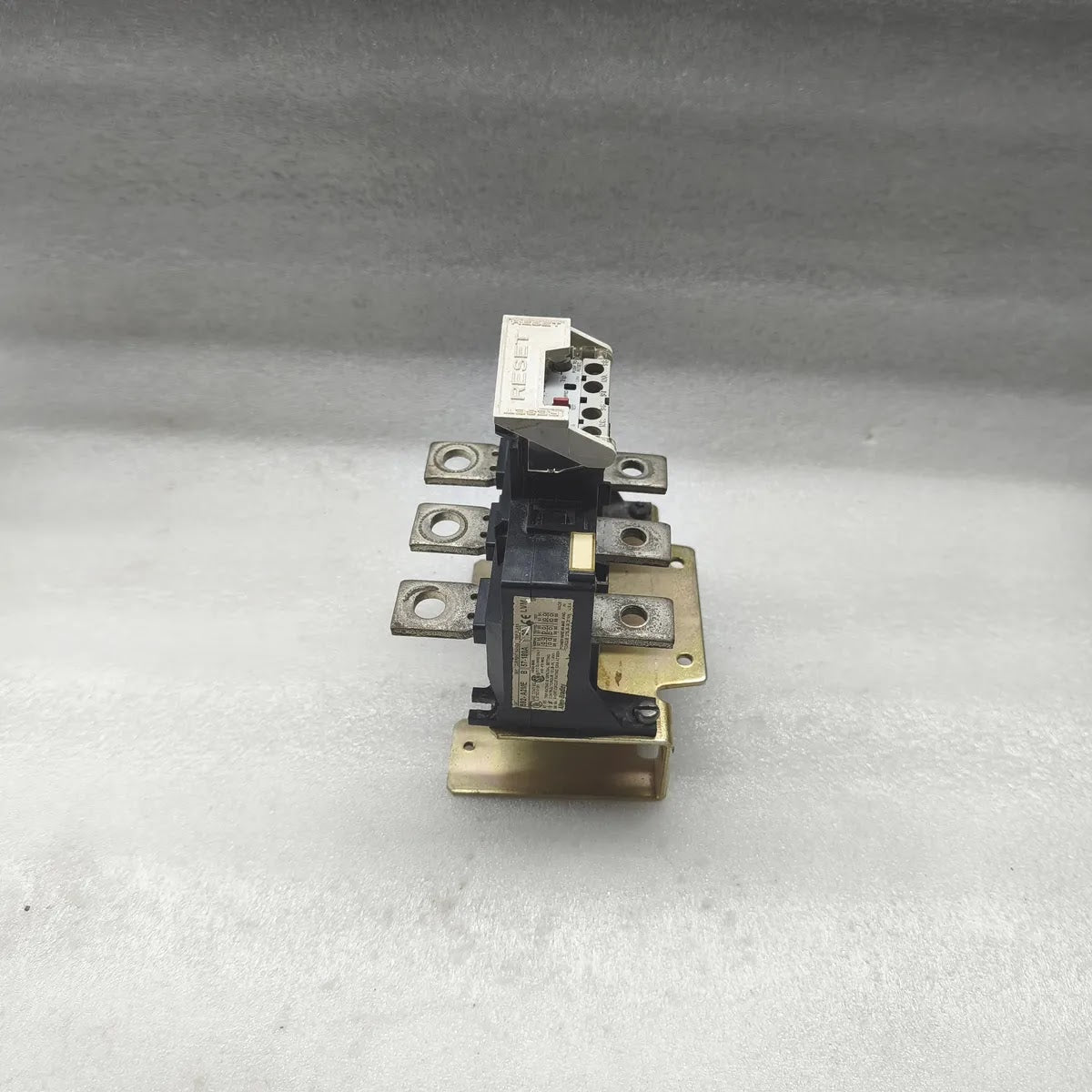 A Bradley 592-A2ME Overload Relay 57-180A Class 20 NEMA B600