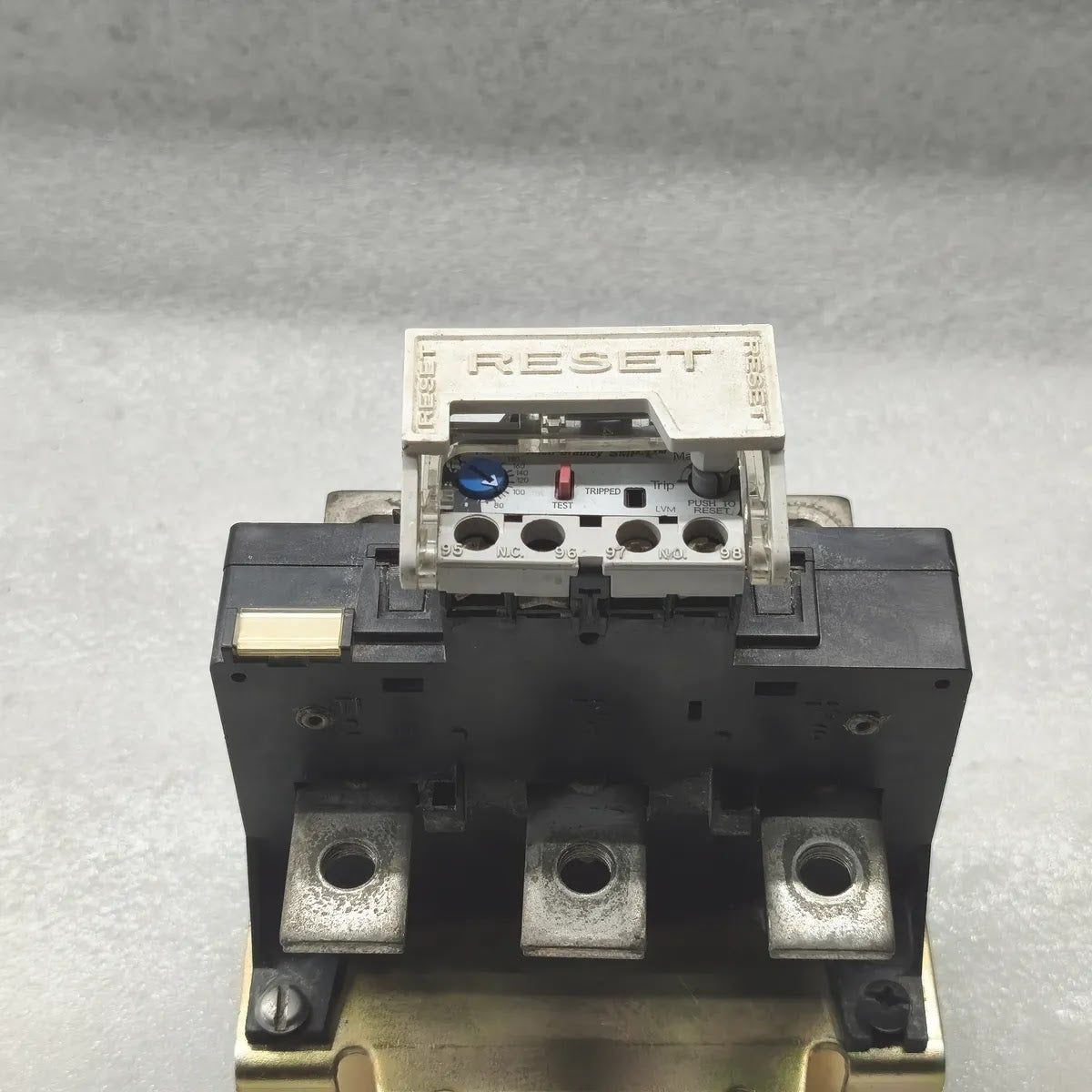 A Bradley 592-A2ME Overload Relay 57-180A Class 20 NEMA B600