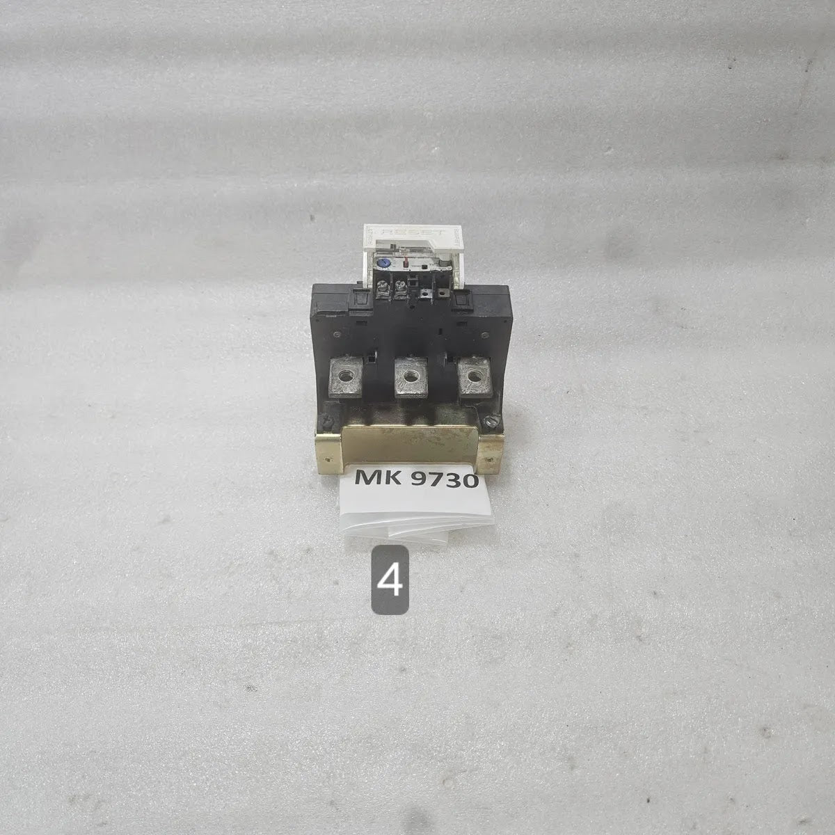 A Bradley 592-A2ME Overload Relay 57-180A Class 20 NEMA B600