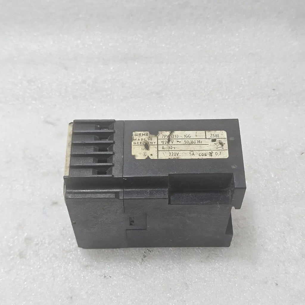 Siemens 7PV1210-1GG Timing Relay 220V 50/60Hz 0-10s