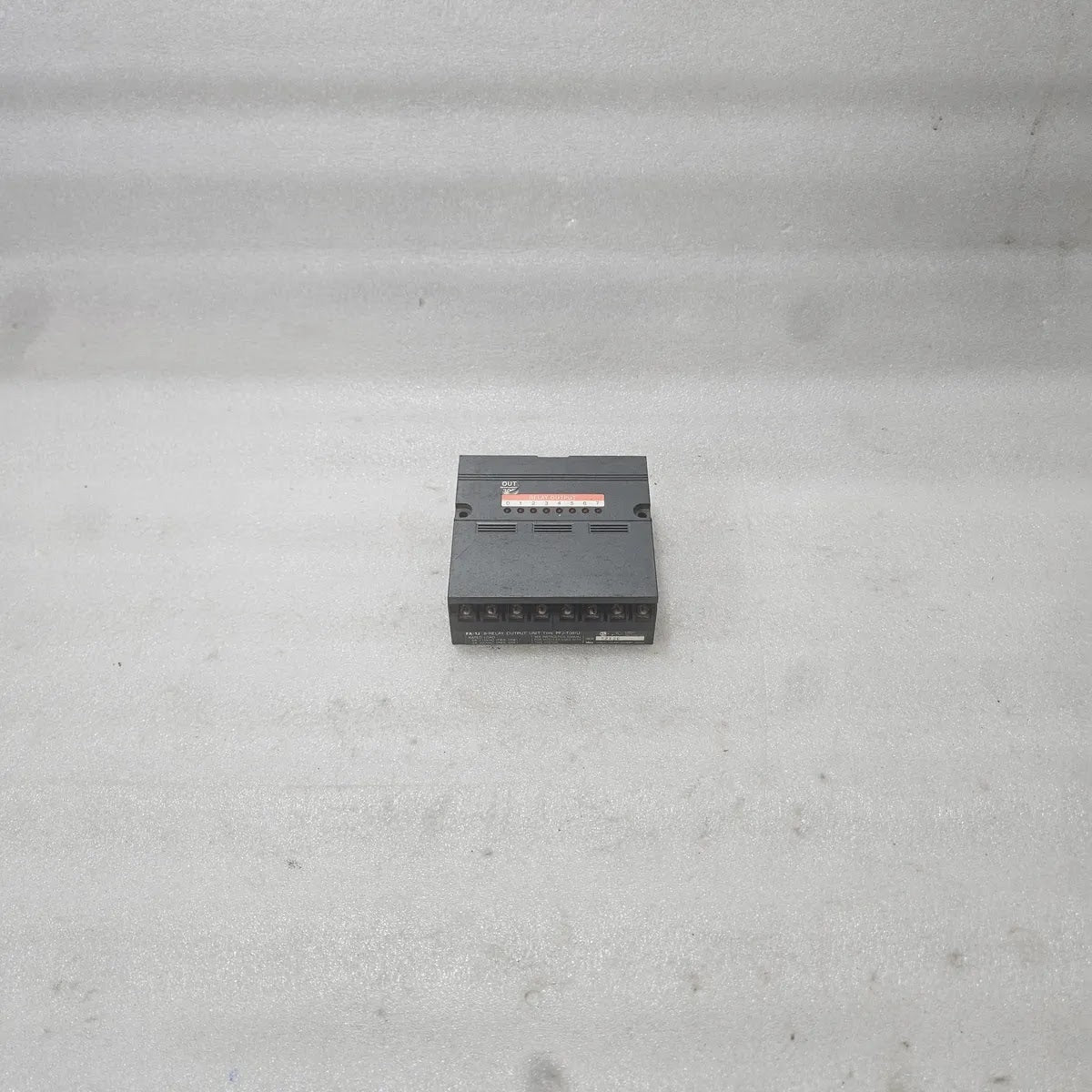IDEC FA-1J PFJ-T081U 8-Relay Output Unit 5A 110VAC 2A 220VAC
