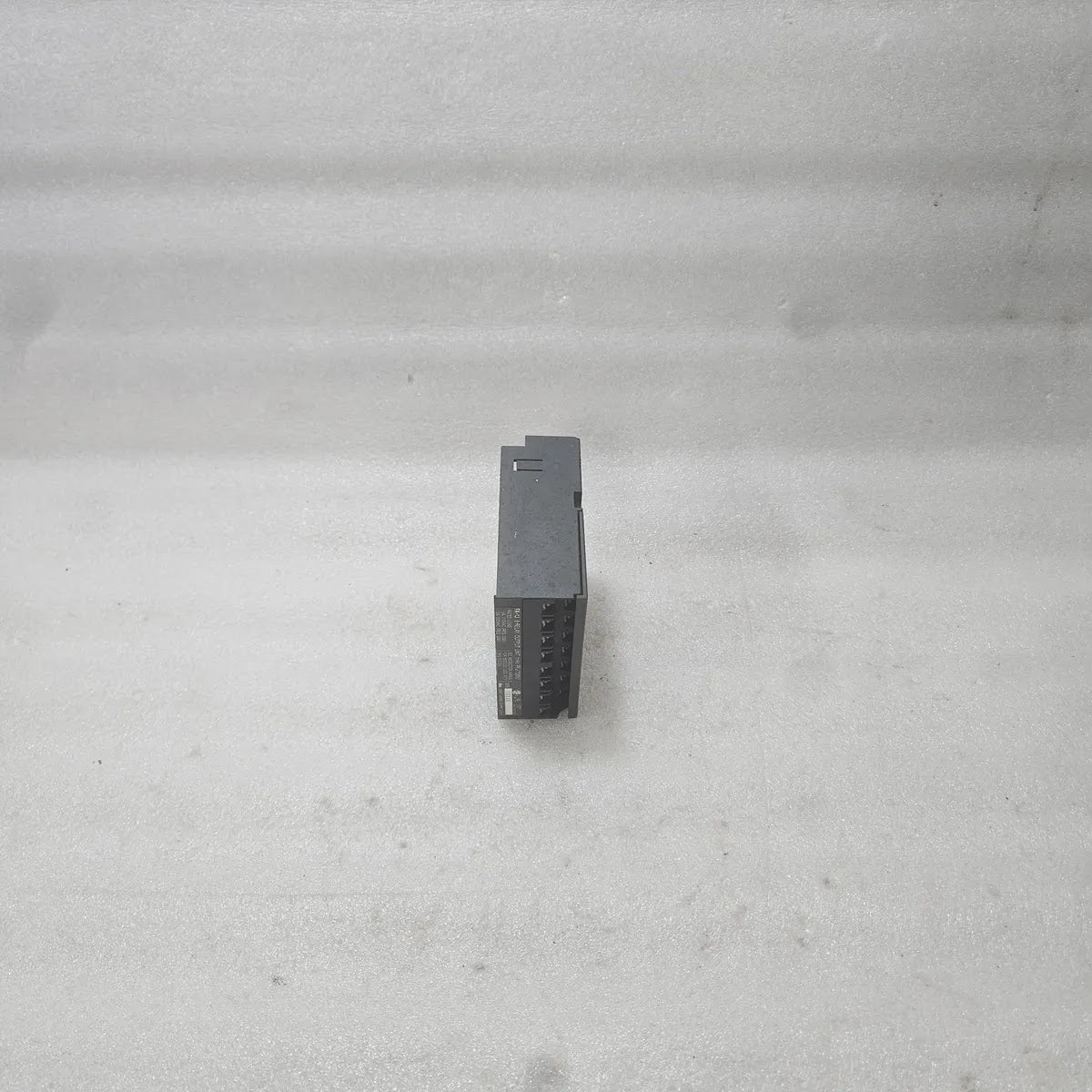 IDEC FA-1J PFJ-T081U 8-Relay Output Unit 5A 110VAC 2A 220VAC