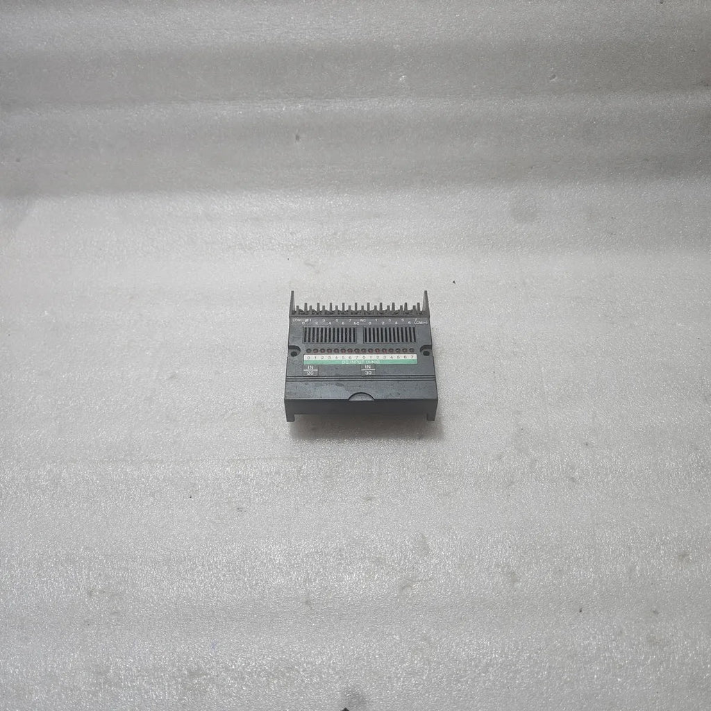 IDEC PFJ-N162U FA-1J 16-DC Input Unit Sink 24V DC PLC