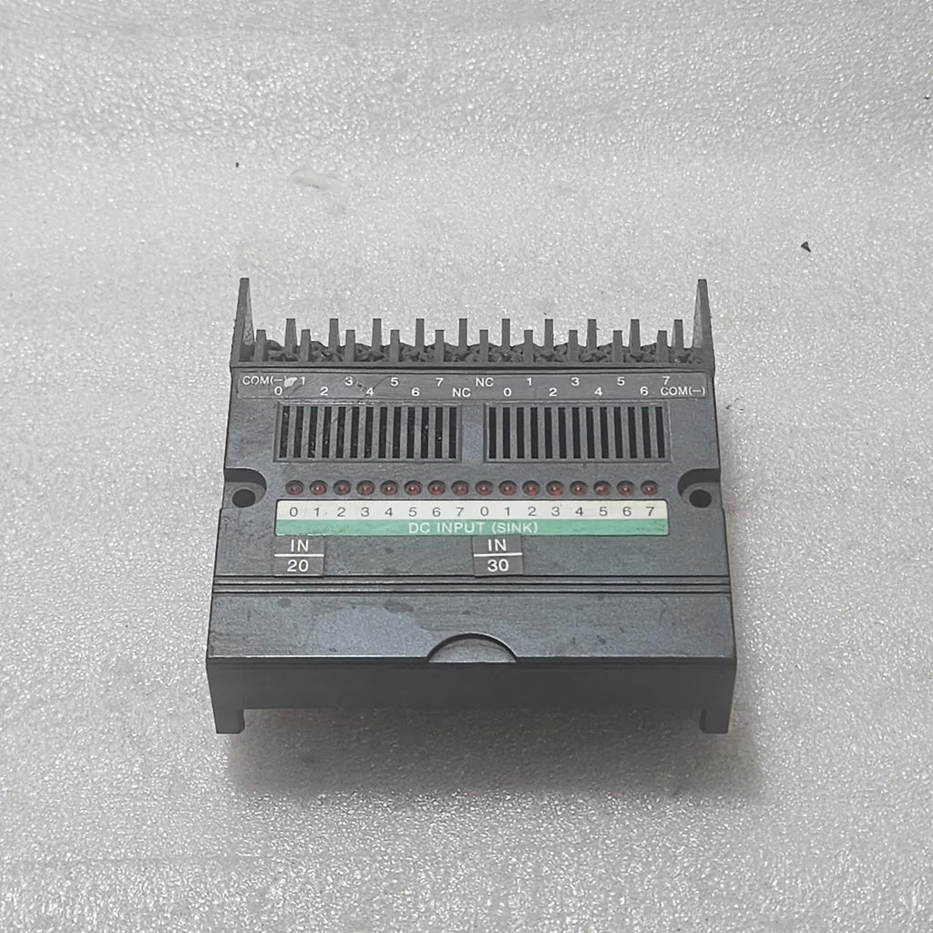IDEC PFJ-N162U FA-1J 16-DC Input Unit Sink 24V DC PLC