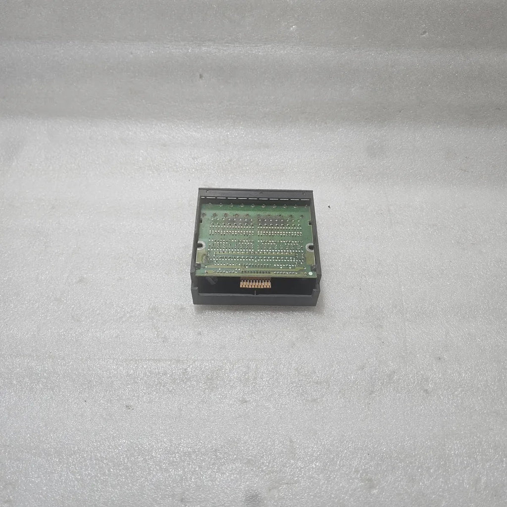 IDEC PFJ-N162U FA-1J 16-DC Input Unit Sink 24V DC PLC