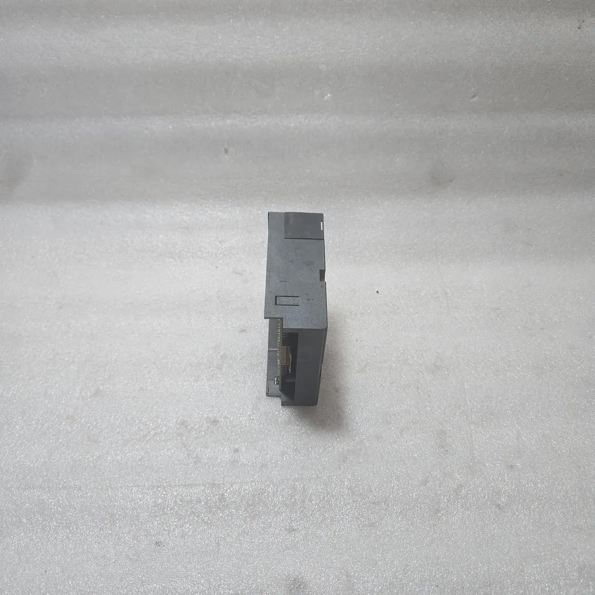 IDEC PFJ-N162U FA-1J 16-DC Input Unit Sink 24V DC PLC