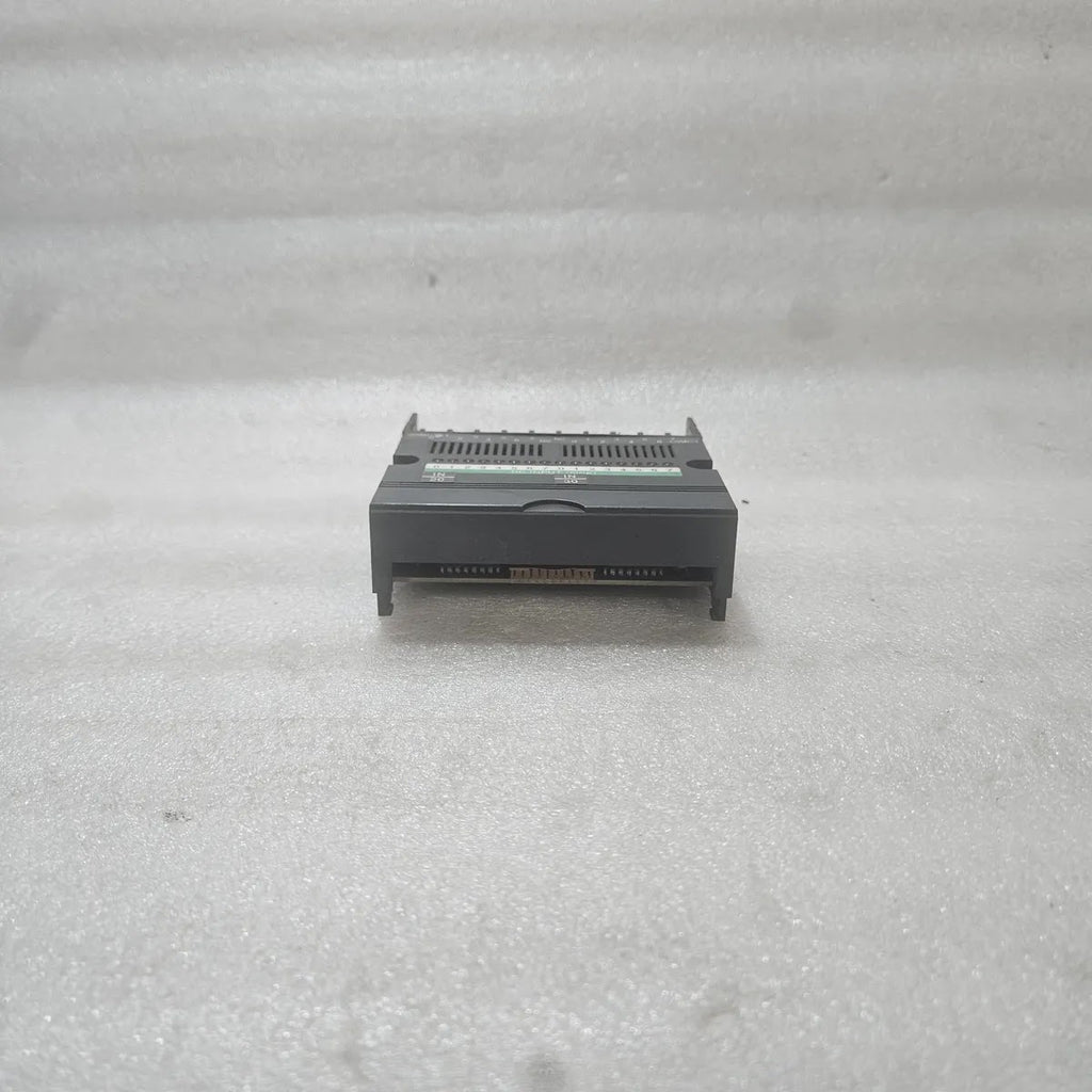IDEC PFJ-N162U FA-1J 16-DC Input Unit Sink 24V DC PLC