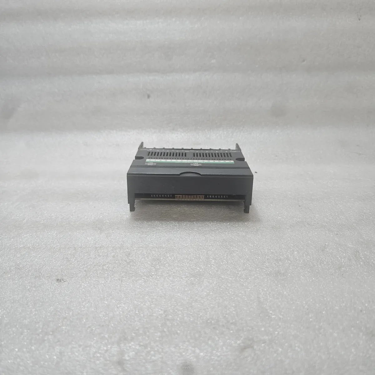 IDEC PFJ-N162U FA-1J 16-DC Input Unit Sink 24V DC PLC