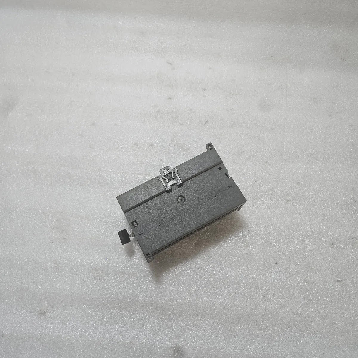 Siemens 6ES7 223-1BL22-0XA0 EM 223 DC/DC 16DI 16DO PLC Module - FOR PARTS