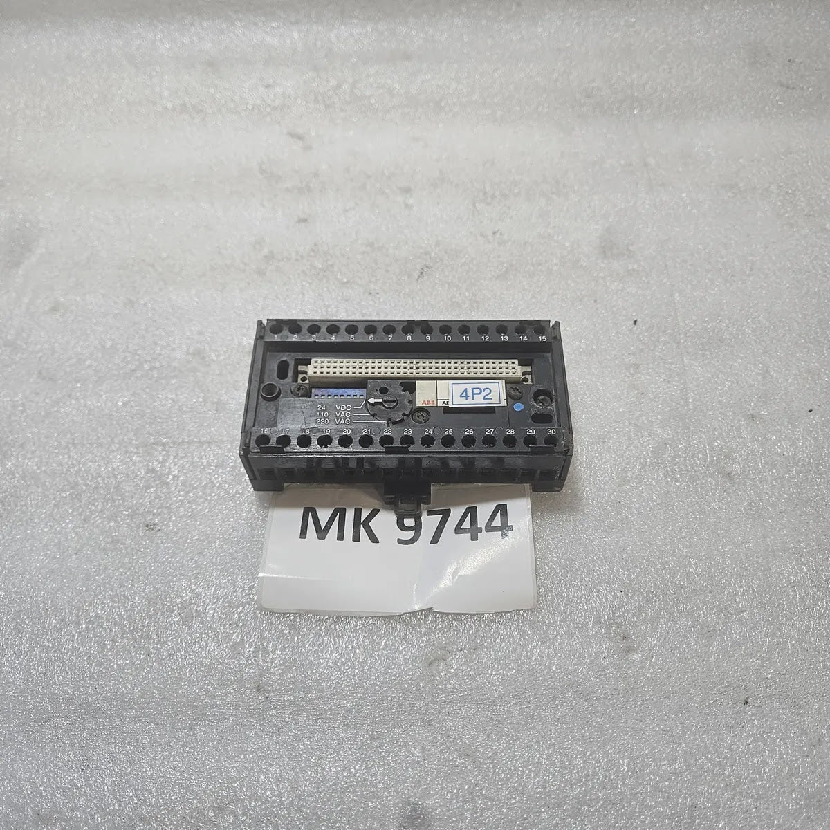 ABB ECZ FPR3700001R0001 Procontic CS31 I/O Plug-In Base