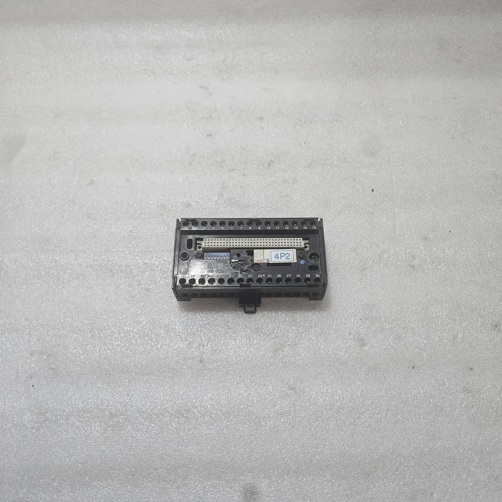 ABB ECZ FPR3700001R0001 Procontic CS31 I/O Plug-In Base