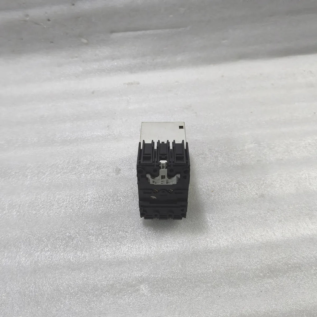 Moeller ZM-16-PKZ2 PKZ 2 Motor Breaker Trip Module 0.6-40A 600V AC 3-Phase