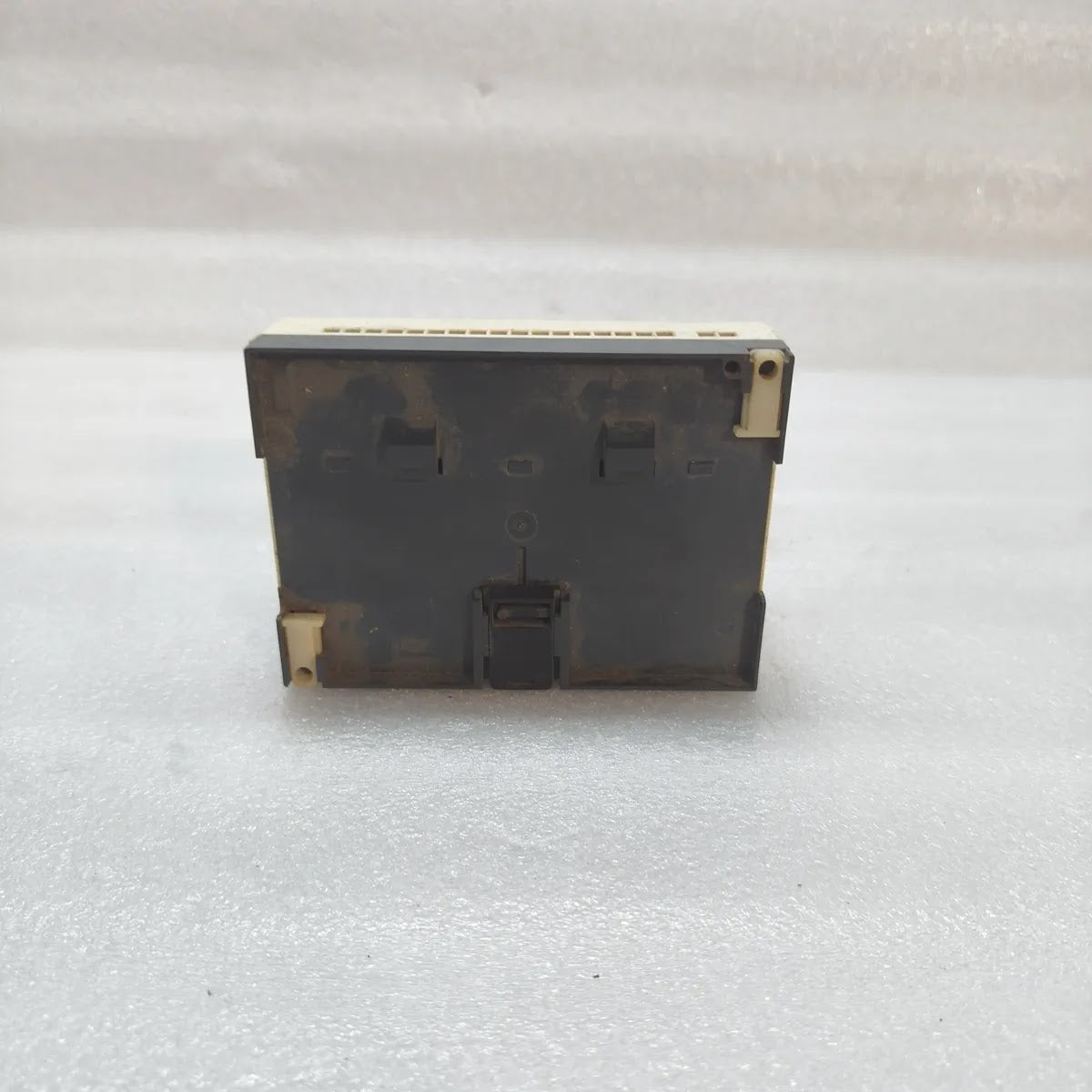 S Electric SR3B262BD Zelio Logic Smart Relay 24VDC 26 I/O FOR PARTS