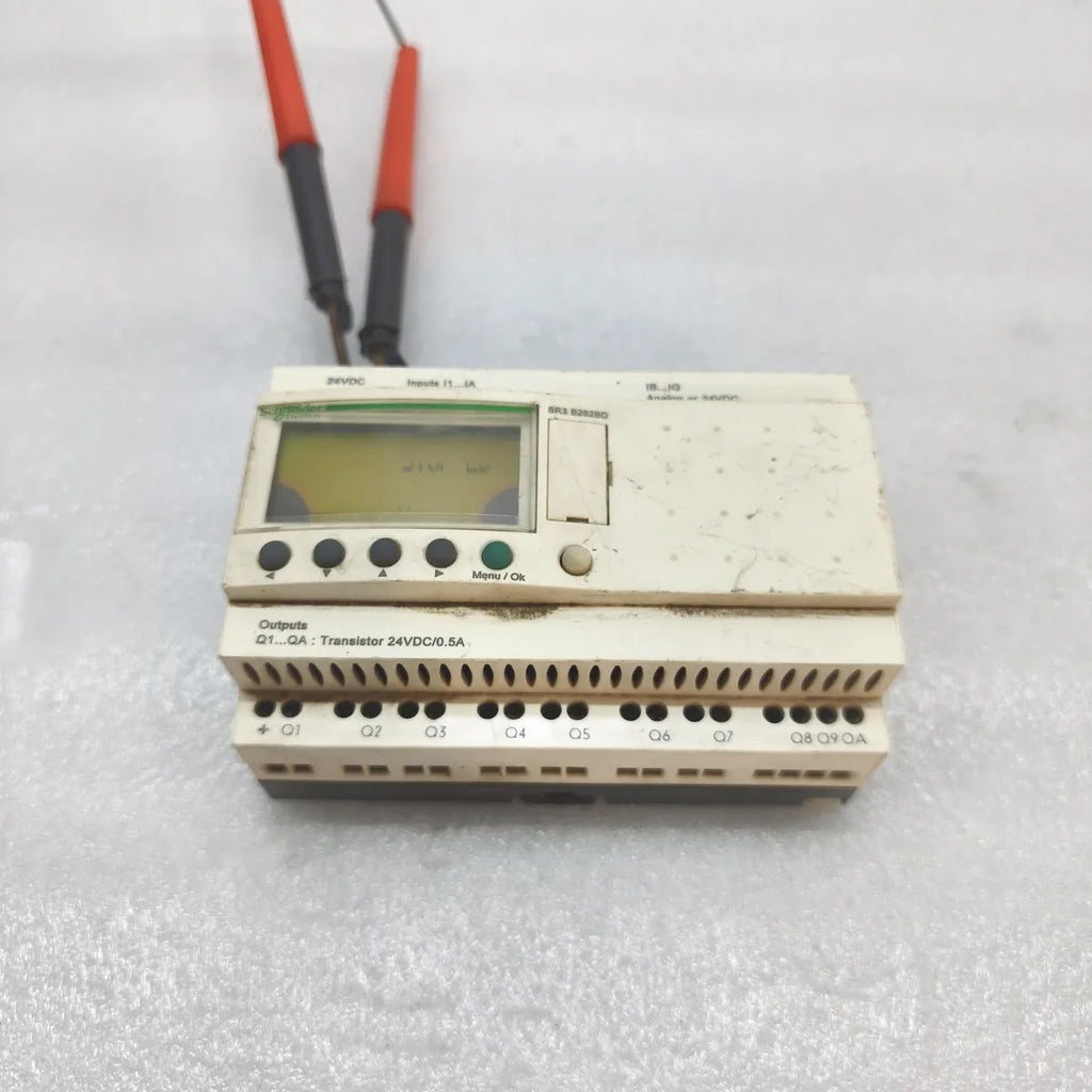 S Electric SR3B262BD Zelio Logic Smart Relay 24VDC 26 I/O FOR PARTS