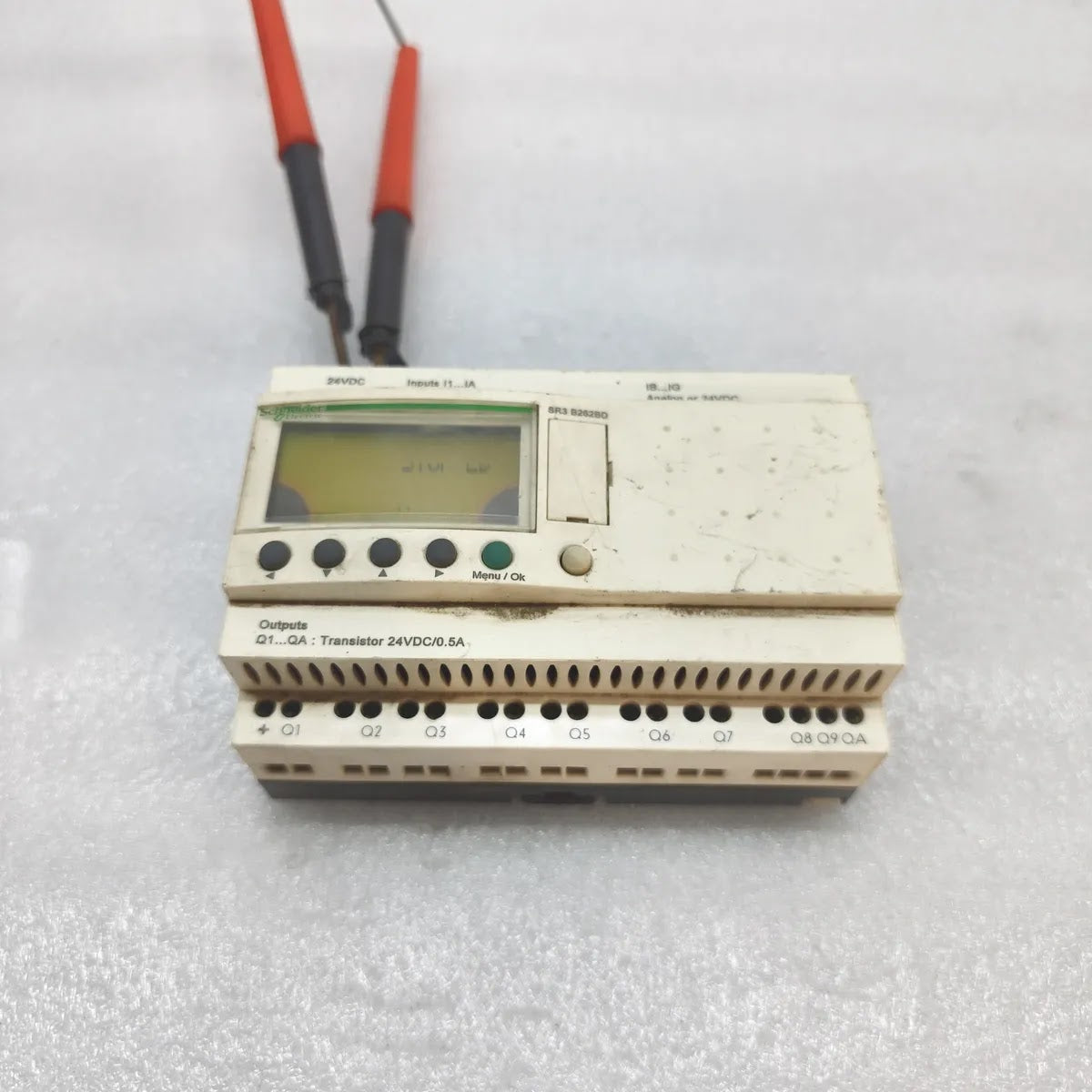 S Electric SR3B262BD Zelio Logic Smart Relay 24VDC 26 I/O FOR PARTS