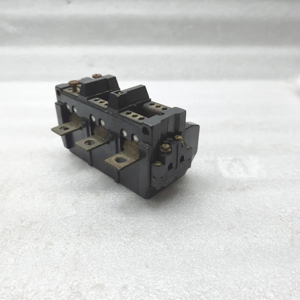 A Bradley 592-BOV16 Eutectic Alloy Overload Relay 40A 3P