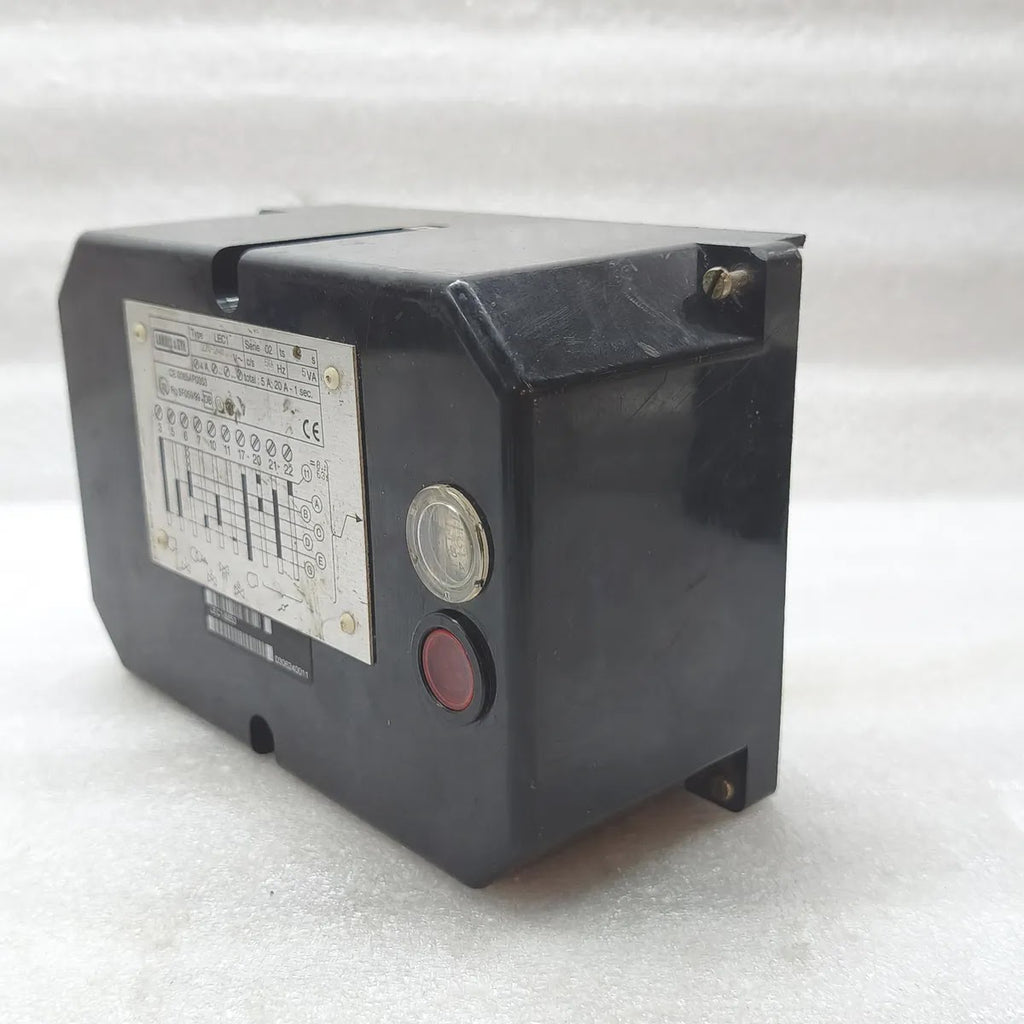 LANDIS & GYR LEC1/8853 Burner Control Unit 220-240V 50Hz WITHOUT BASE PLATE