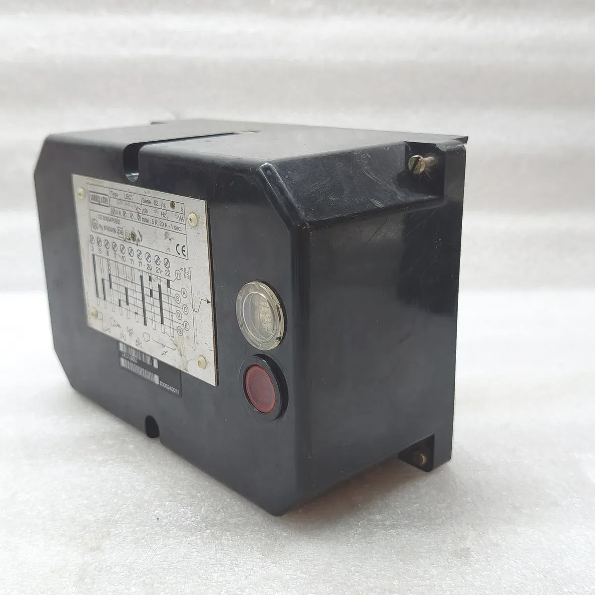LANDIS & GYR LEC1/8853 Burner Control Unit 220-240V 50Hz WITHOUT BASE PLATE