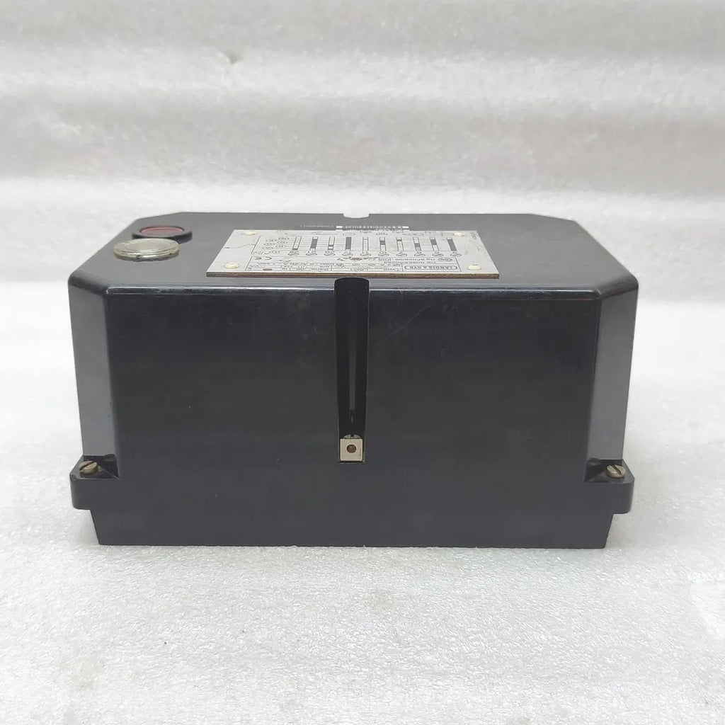 LANDIS & GYR LEC1/8853 Burner Control Unit 220-240V 50Hz WITHOUT BASE PLATE