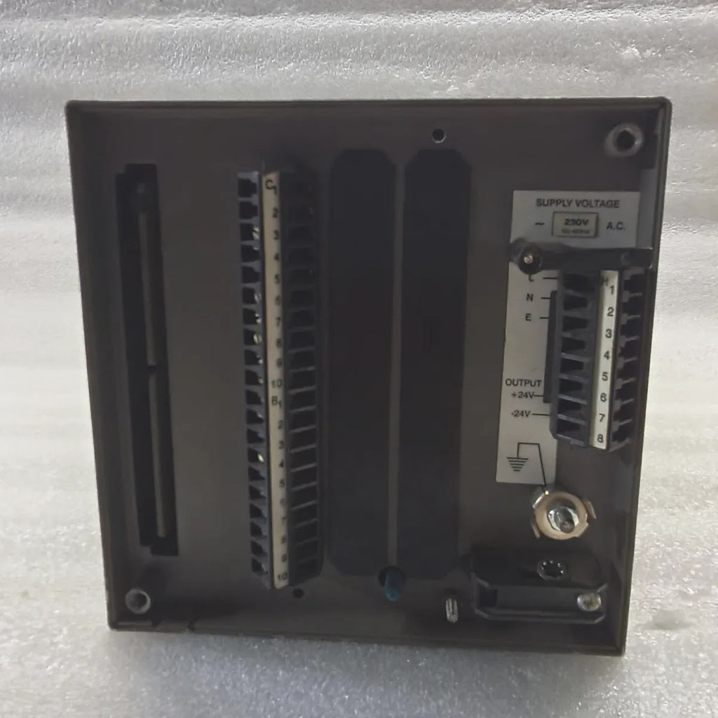 ABB COMMANDER PR100 Strip Chart Recorder 230V AC 50-60Hz - FOR PARTS