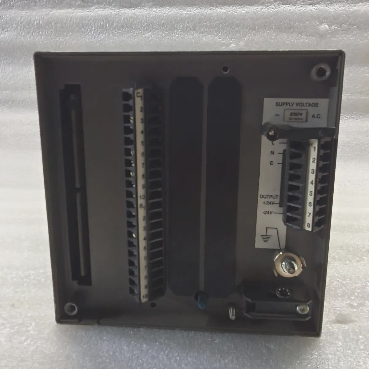 ABB COMMANDER PR100 Strip Chart Recorder 230V AC 50-60Hz - FOR PARTS