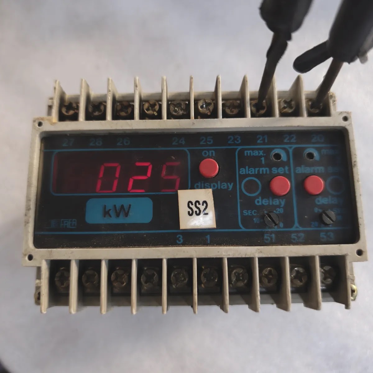 FRER SC 1033S kW Digital Panel Meter Alarm Relay 220/100V 45-65Hz Input