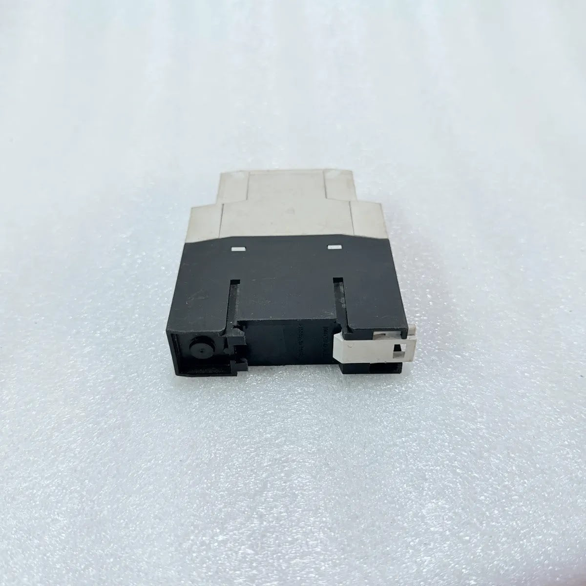 Moeller ETR4-69-A Multifunction Timing Relay 0.05s-100h 24-240V AC/DC Pre-Owned