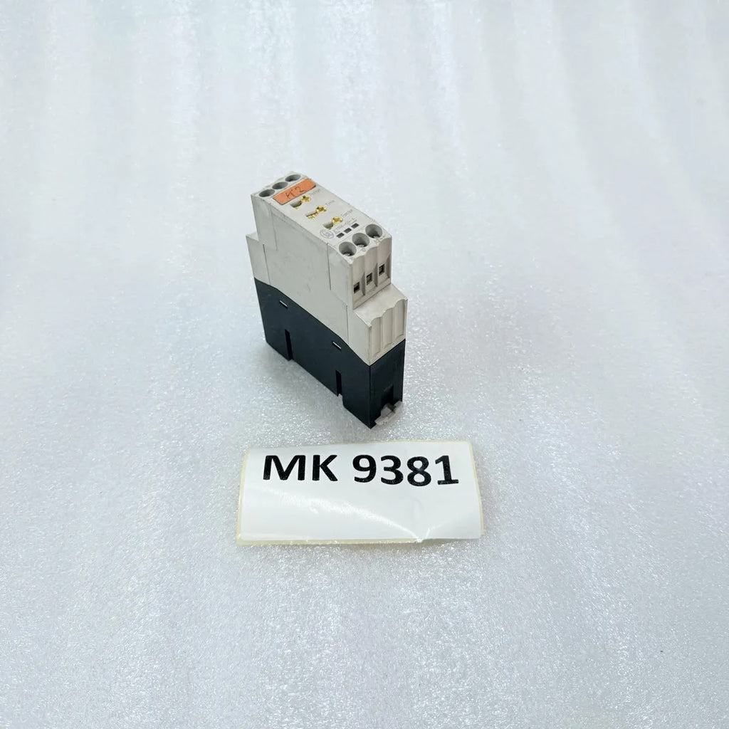 Moeller ETR4-69-A Multifunction Timing Relay 0.05s-100h 24-240V AC/DC Pre-Owned