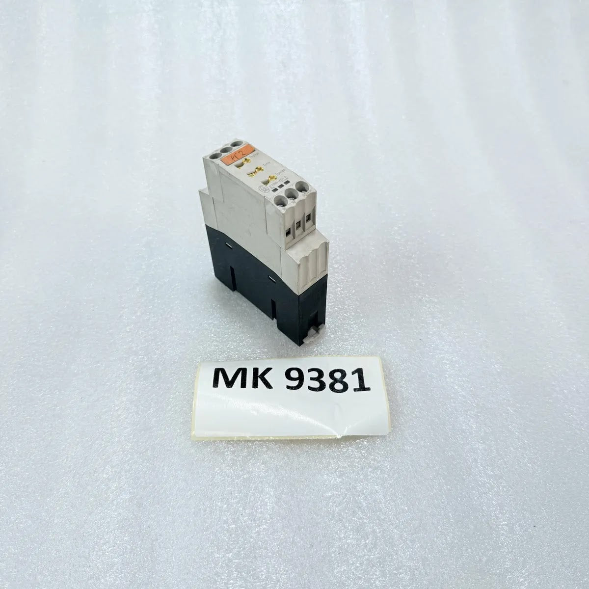 Moeller ETR4-69-A Multifunction Timing Relay 0.05s-100h 24-240V AC/DC Pre-Owned