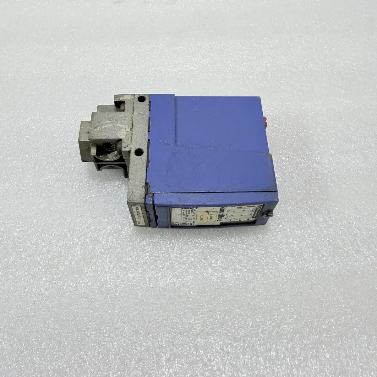Telemecanique Nautilus XMLA004A2S13 Pressure Switch Ui 500V Ie 1.5A IP66