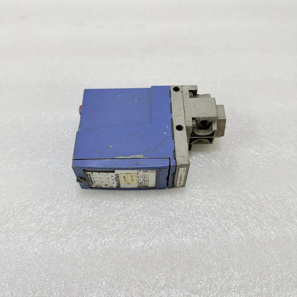 Telemecanique Nautilus XMLA004A2S13 Pressure Switch Ui 500V Ie 1.5A IP66