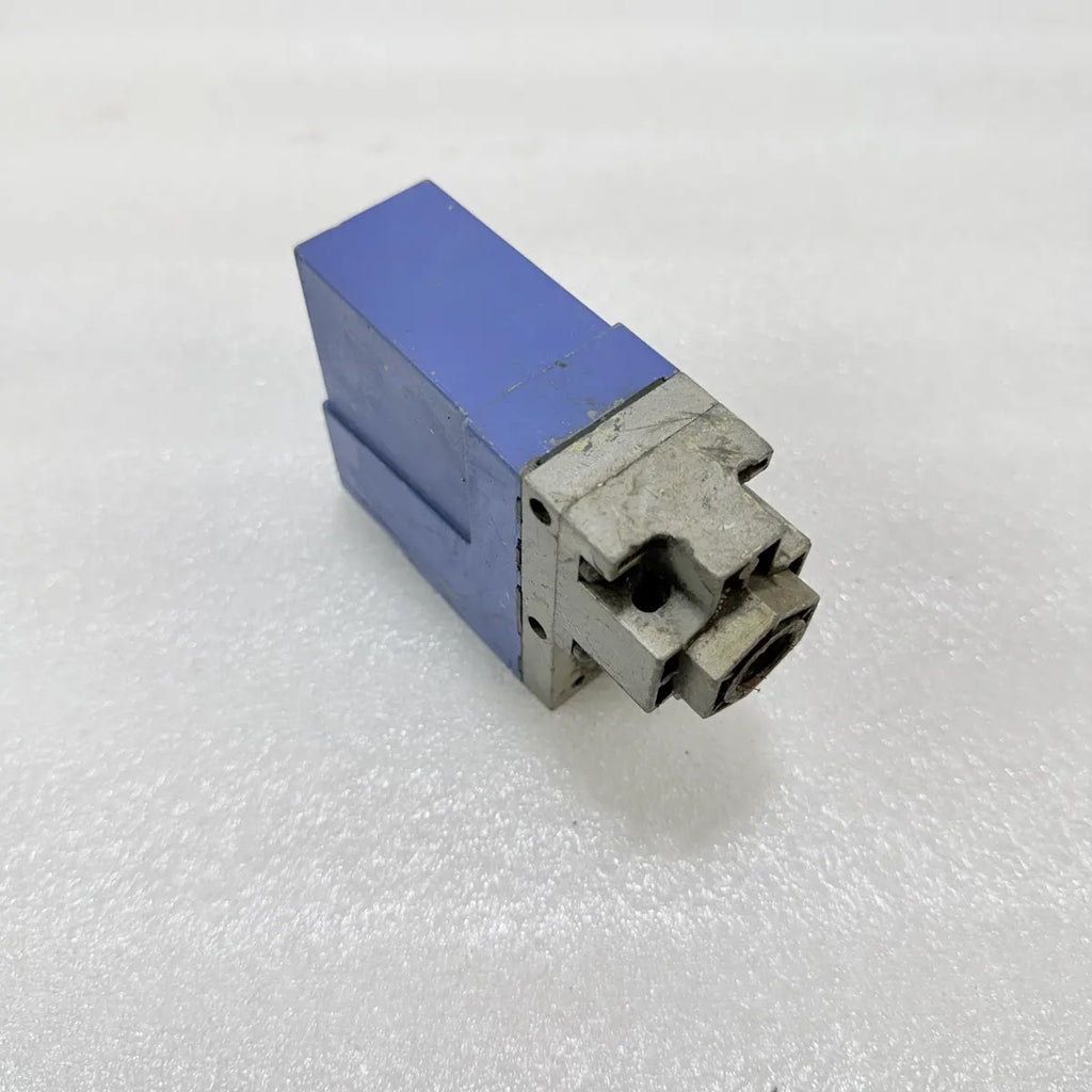 Telemecanique Nautilus XMLA004A2S13 Pressure Switch Ui 500V Ie 1.5A IP66