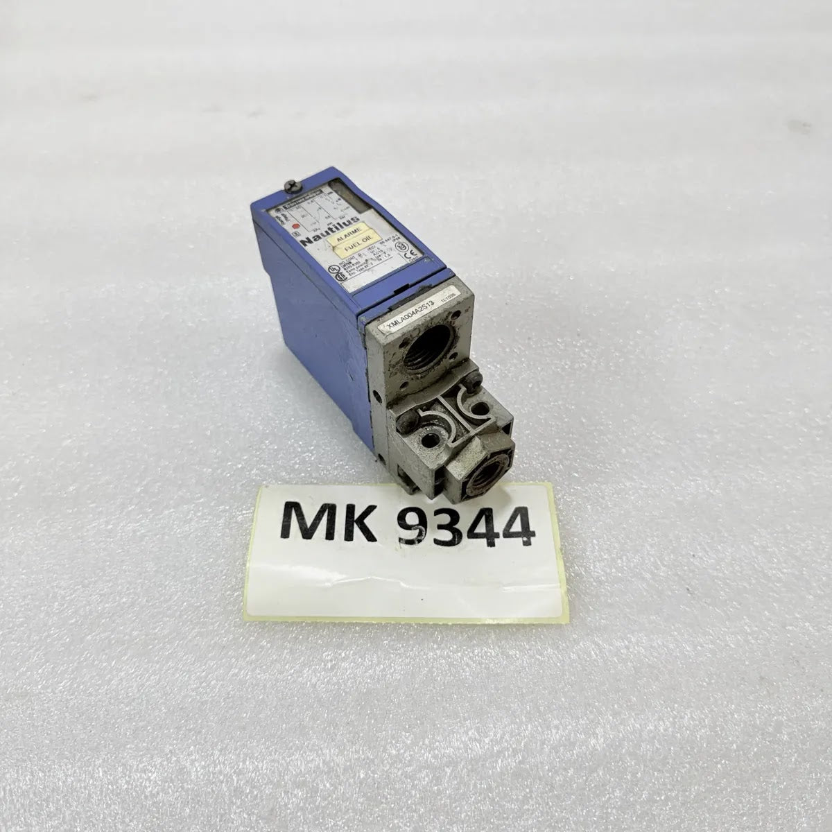 Telemecanique Nautilus XMLA004A2S13 Pressure Switch Ui 500V Ie 1.5A IP66