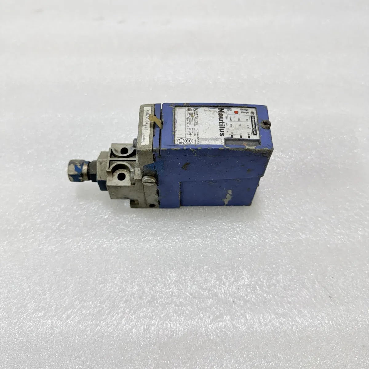 Telemecanique Nautilus XMLA010A2S11 Pressure Switch Ui 500V Ie 1.5A IP66