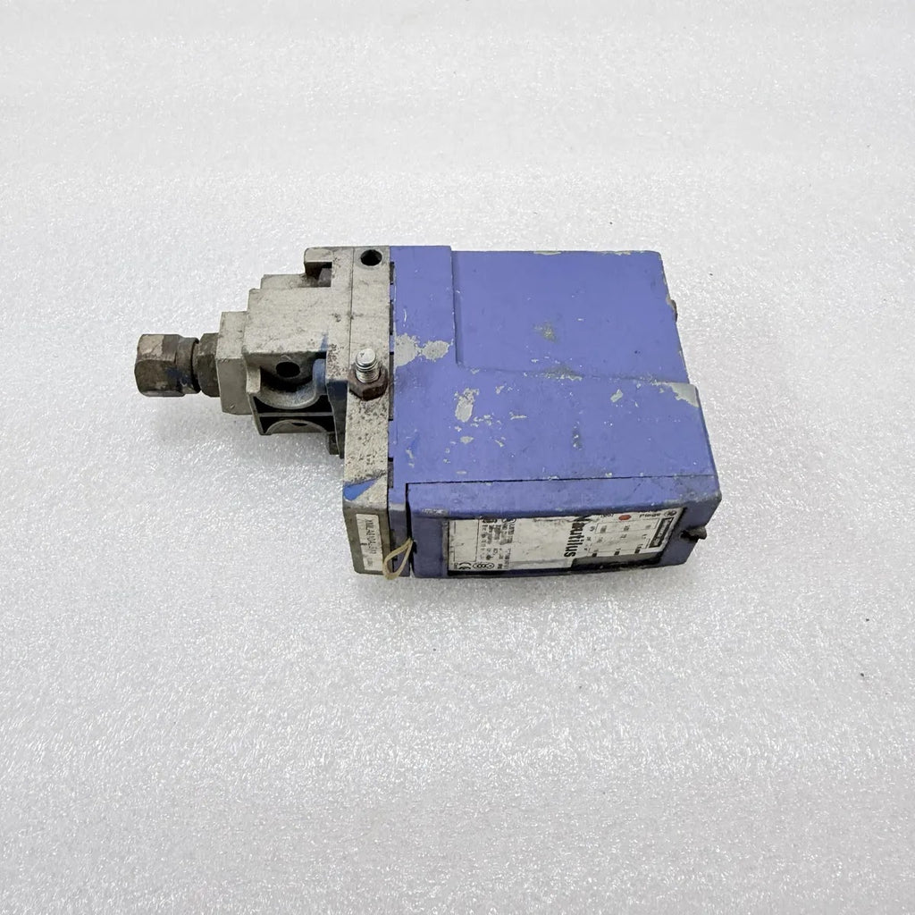 Telemecanique Nautilus XMLA010A2S11 Pressure Switch Ui 500V Ie 1.5A IP66