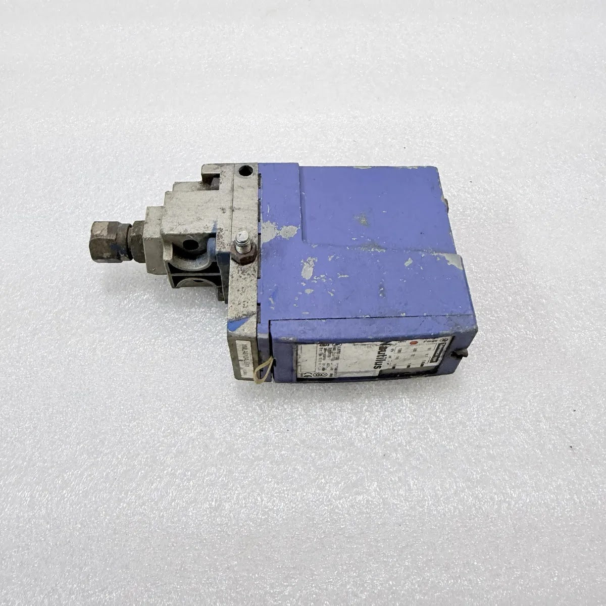 Telemecanique Nautilus XMLA010A2S11 Pressure Switch Ui 500V Ie 1.5A IP66
