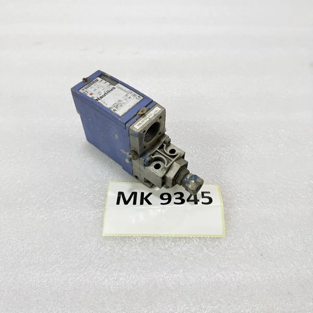 Telemecanique Nautilus XMLA010A2S11 Pressure Switch Ui 500V Ie 1.5A IP66