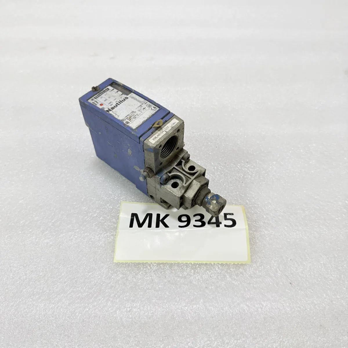 Telemecanique Nautilus XMLA010A2S11 Pressure Switch Ui 500V Ie 1.5A IP66