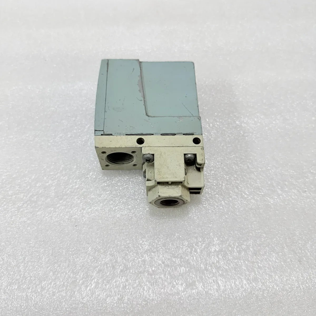 Telemecanique Nautilus XMLA070D2S11 Differential Pressure Switch 70 Bar