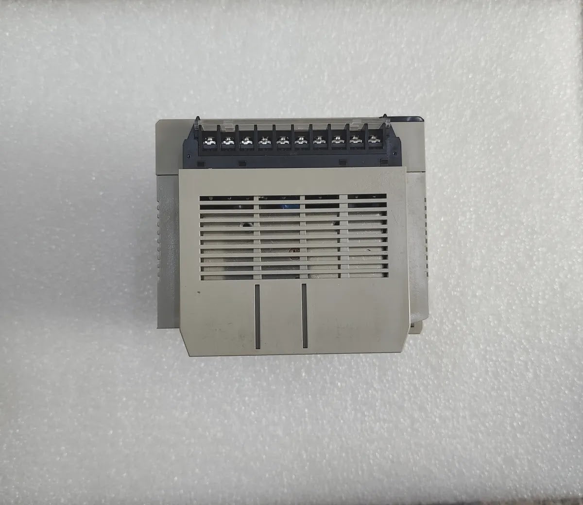 OMRON C200H-RT201 Remote I/O Unit 100-120/200-240VAC